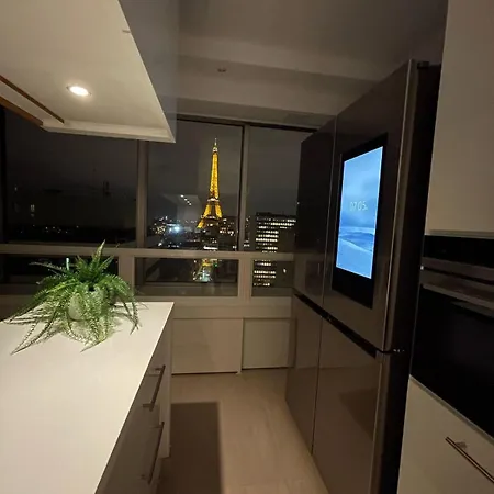 Eiffel Tower Splendor 4pp Dream! Apartment